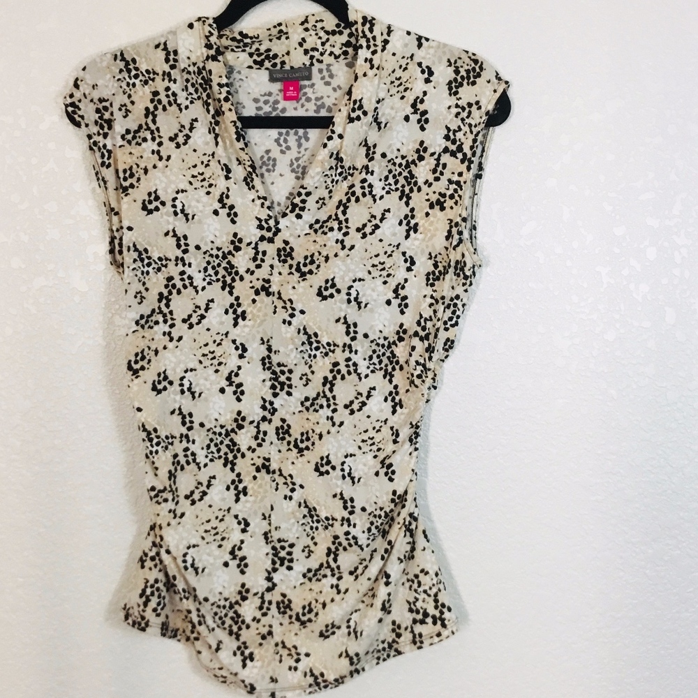 🐾 Vince Camuto sz M top